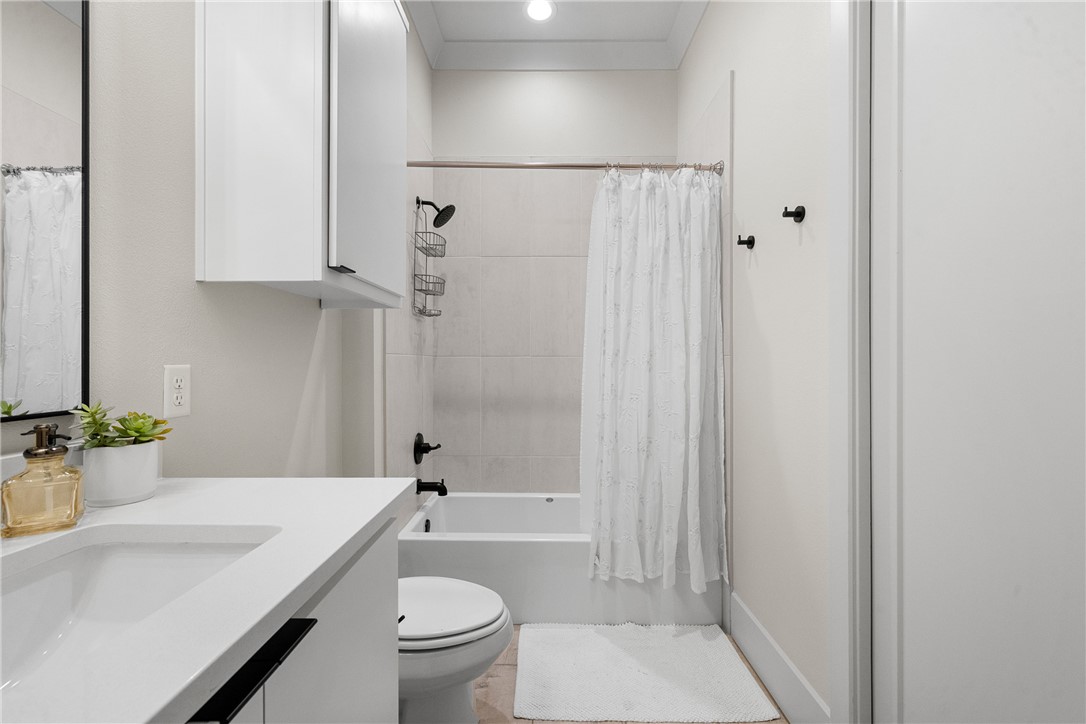 4906 4906 Pearl River Court, College Station, Texas, 77845, USA, 4 Bedrooms Bedrooms, ,5 BathroomsBathrooms,Residential,For Sale,4906 Pearl River Court,26003469