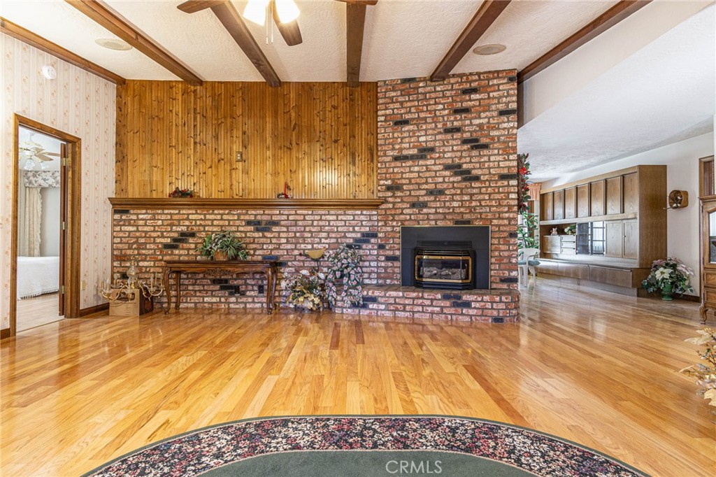 Something is refreshing about a home that actually gives you room to b – image 9