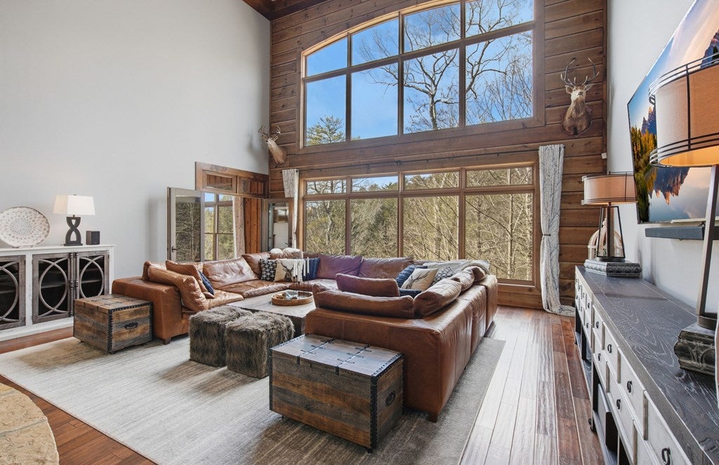 Architectural Mountain Sanctuary on 5+ Private Acres. Experience refin – image 27