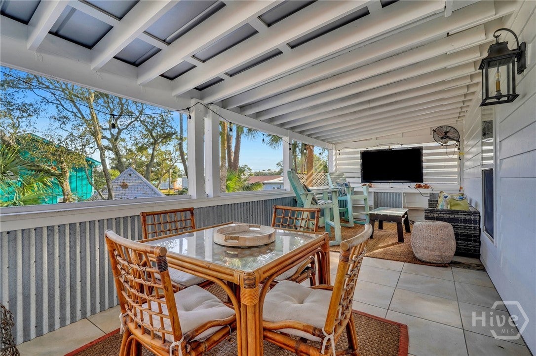 Charming raised, restored cottage in the heart of Tybee -a perfect ble – image 35