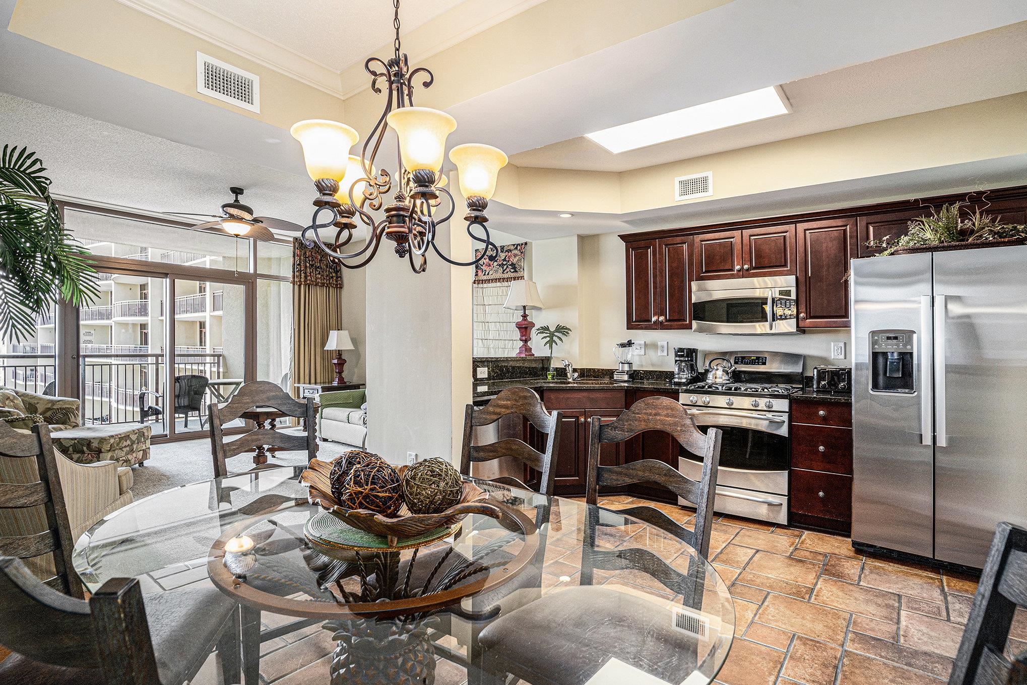 Experience upscale oceanfront living in this impeccably maintained 1-b – image 9