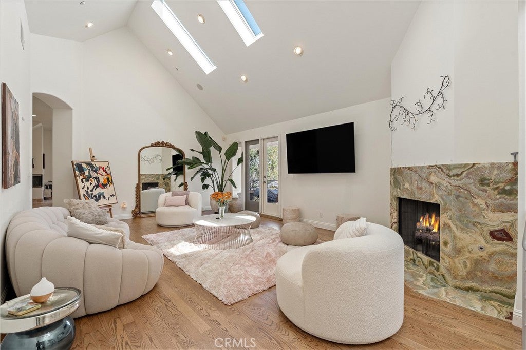 2127 2127 Kress Street, Hollywood Hills, California, 90046, USA, 4 Bedrooms Bedrooms, ,1 BathroomBathrooms,Residential,For Sale,2127 Kress Street,WS26032674
