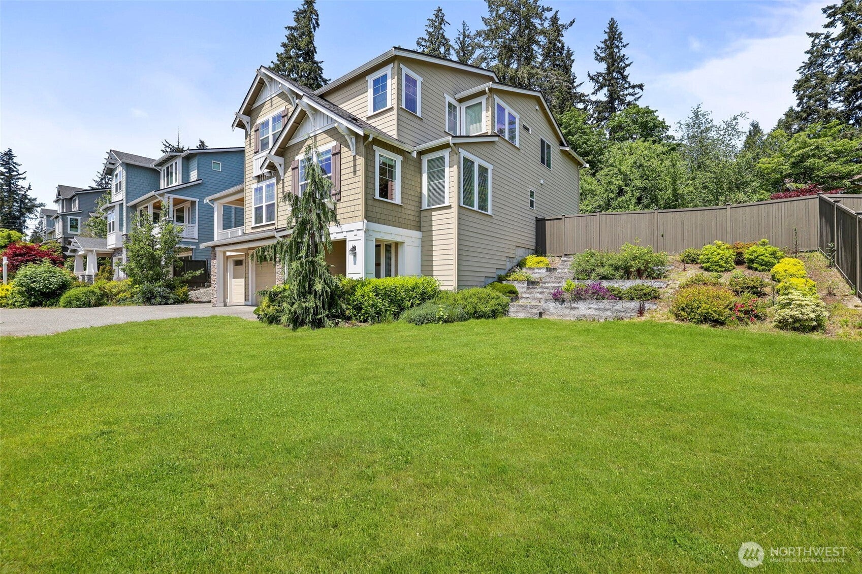 Welcome to this beautifully designed Sagebrook Lane home in Bothell Ca – image 36