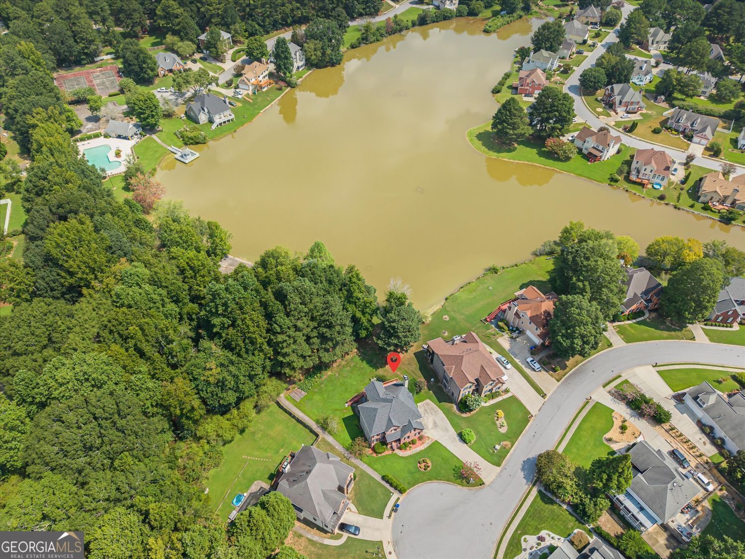 Fully finished basement with refined lakefront living in this beautifu – image 47