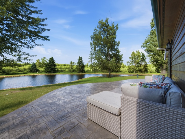 Your country oasis awaits! Once you see this beautiful home situated d – image 38