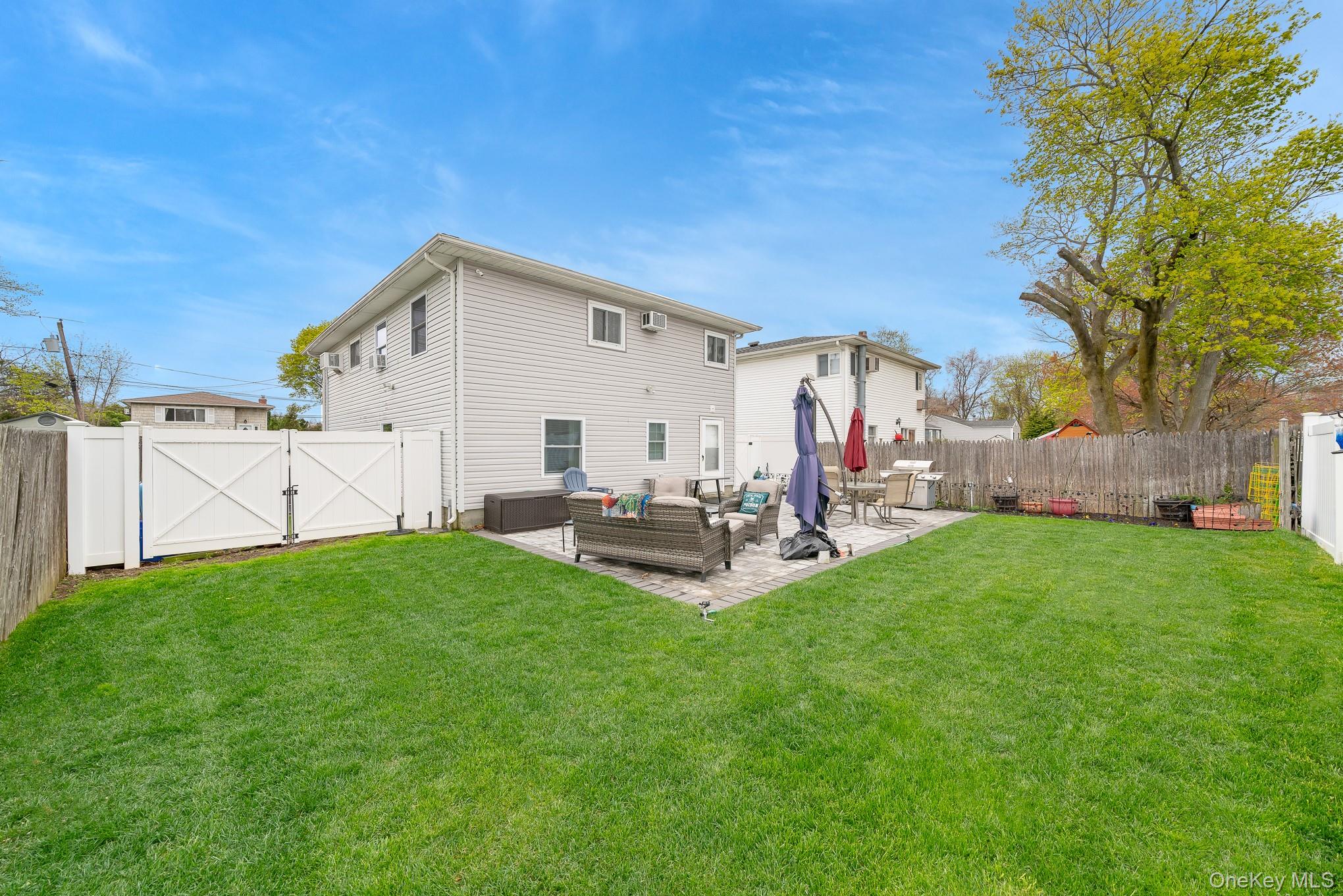 Welcome to this spacious Hi Ranch located on a quiet dead end street i – image 7
