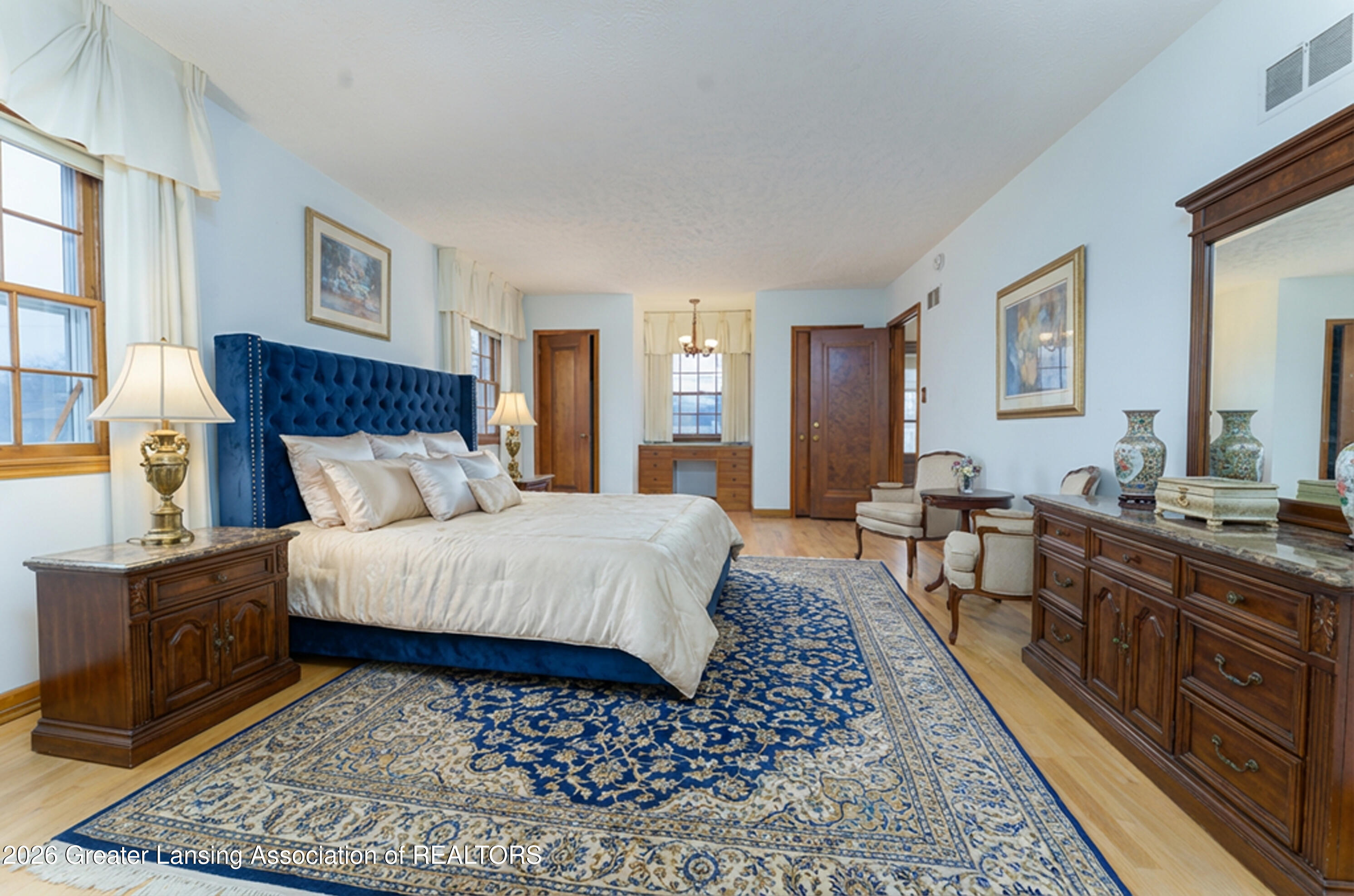 A rare opportunity to score a quintessential Glencairn gem! Gorgeous c – image 57