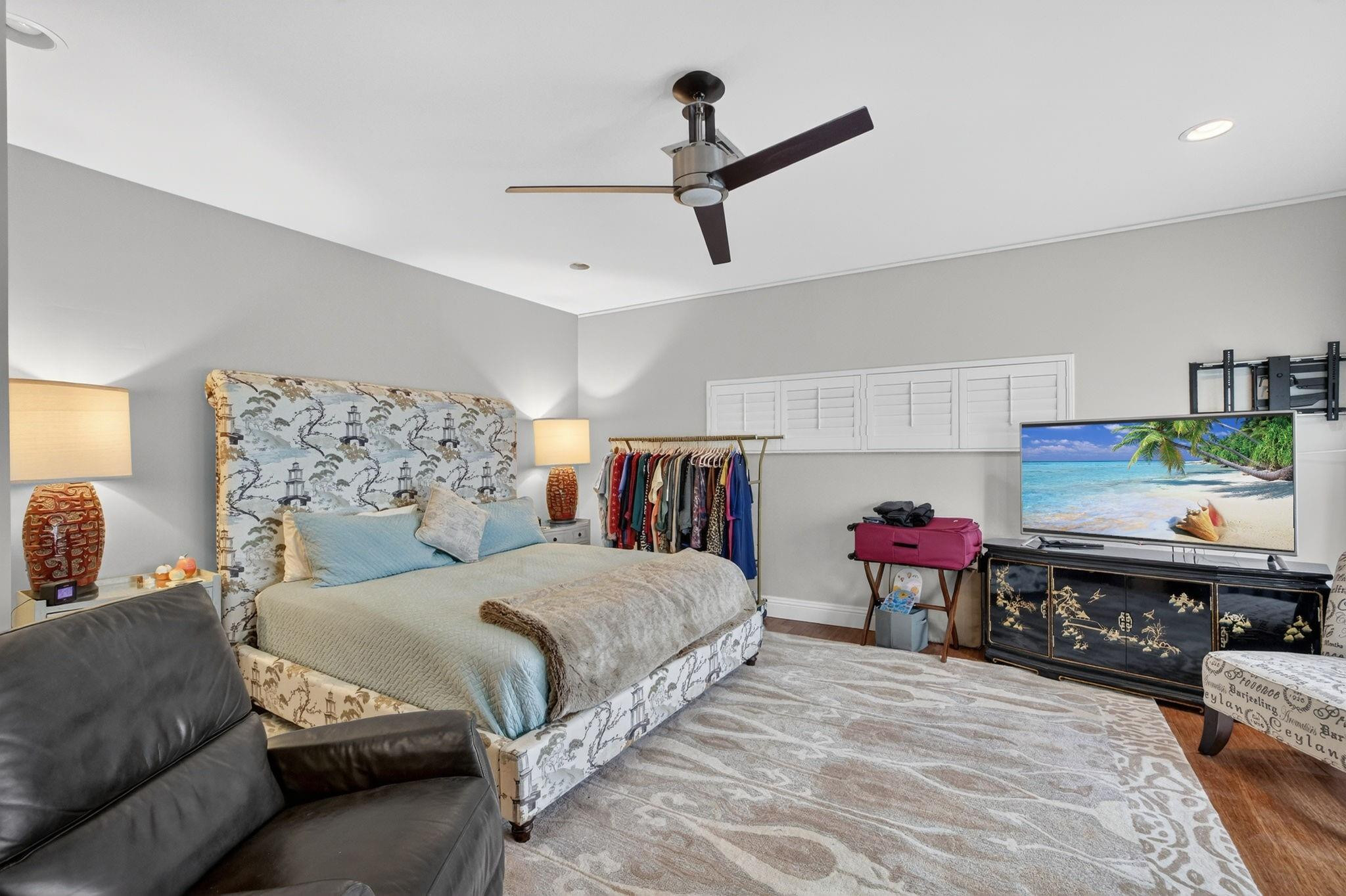 Rare & remarkable resort-style estate, set on an expansive lot in one – image 60