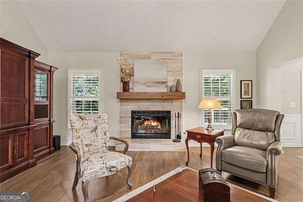 Welcome to this stunning home in beautiful Grayson, Georgia. Professio – image 10