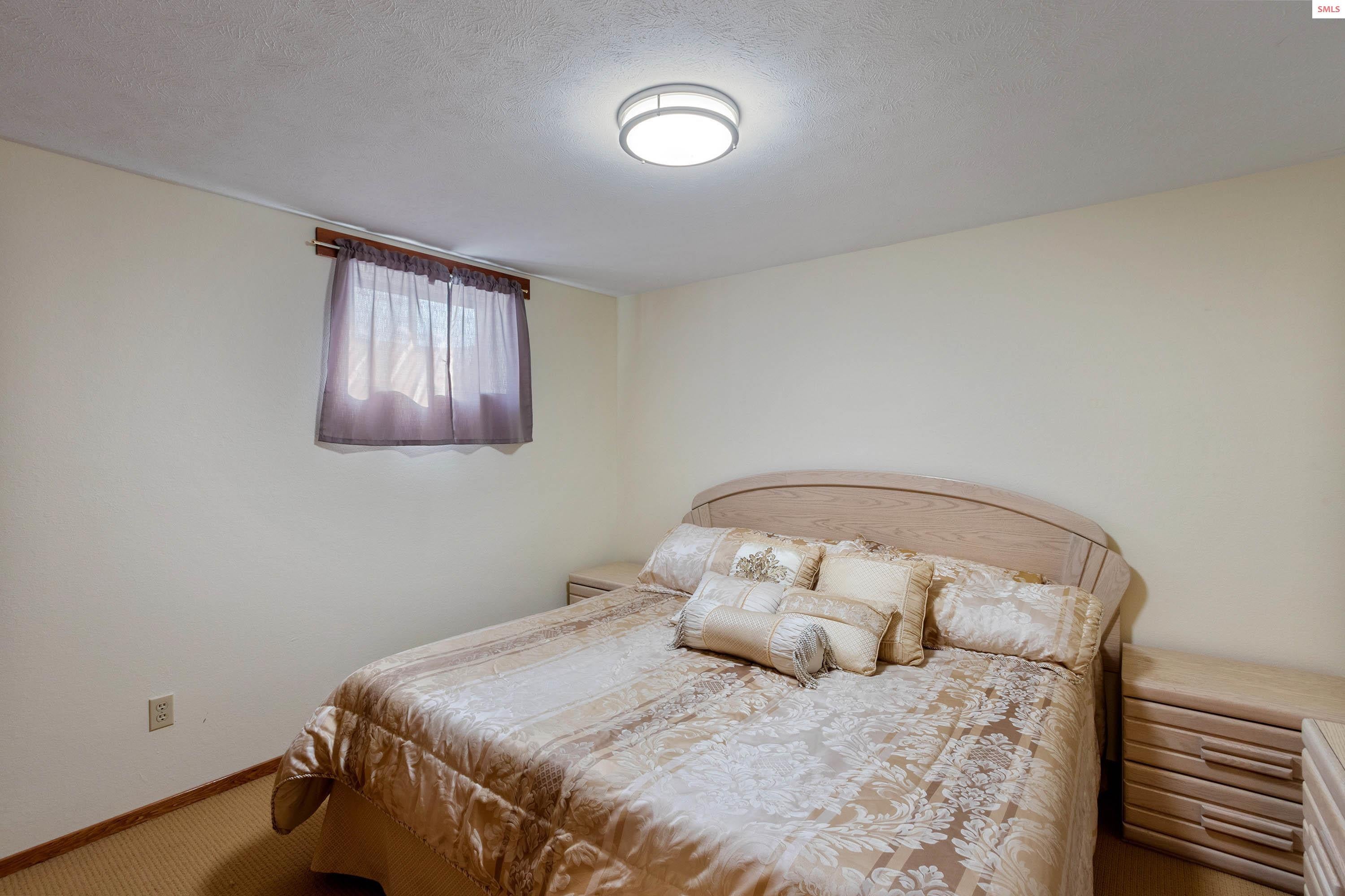 SELLER MOTIVATED! Wait no longer, now is the time to strike a deal! Li – image 33