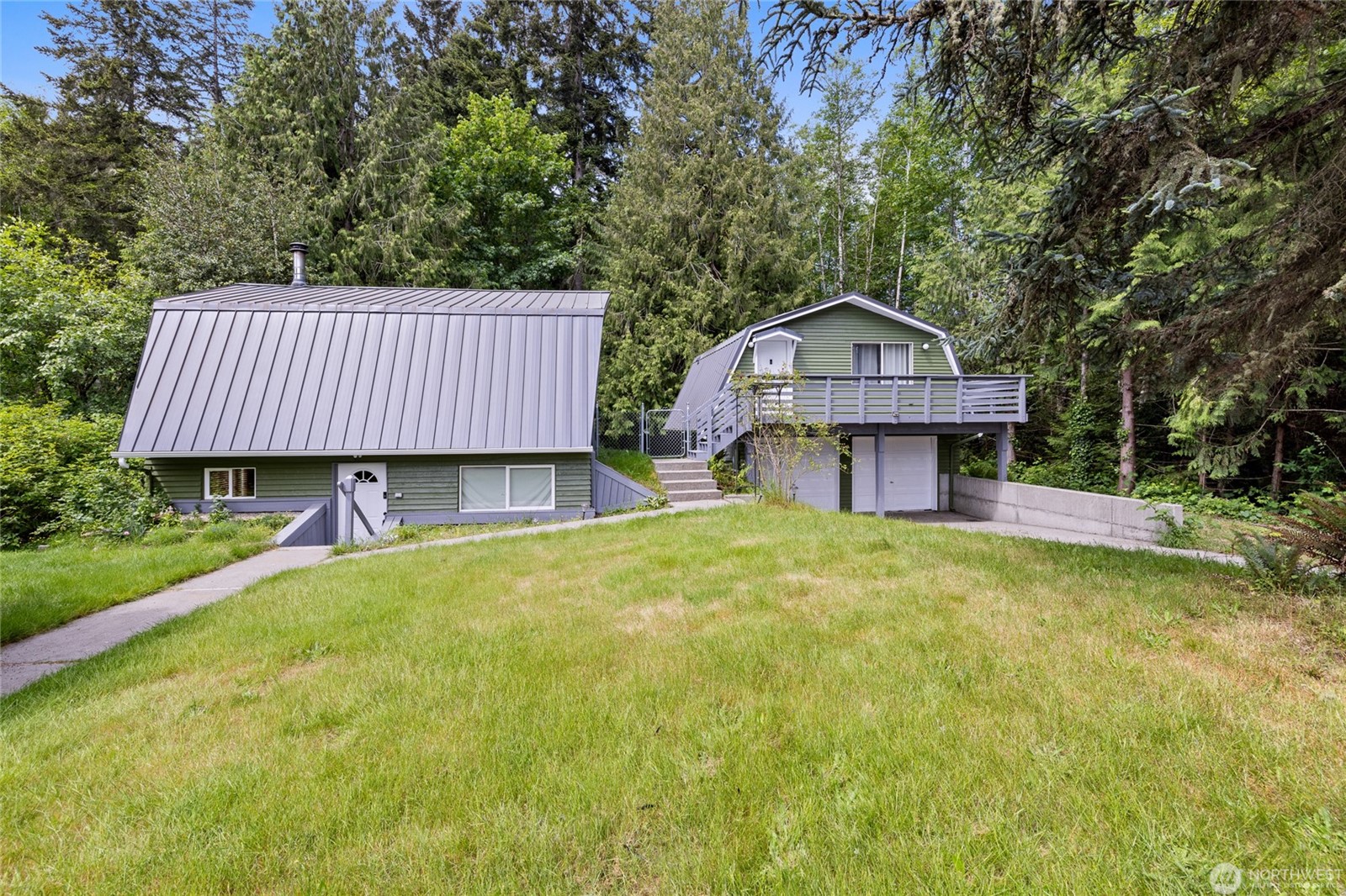 Rare opportunity to enjoy space, flexibility, and income potential on – image 2