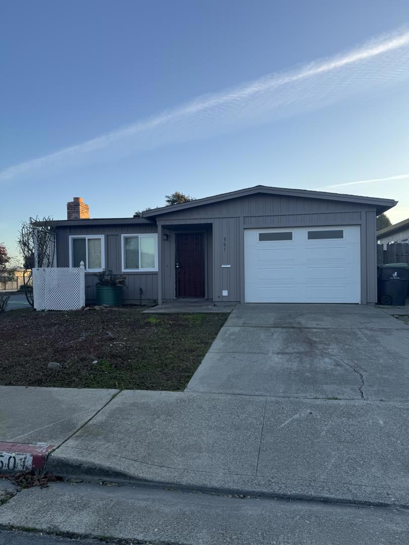 PRICE REDUCTION! Welcome to this charming home in the 55+ community in – image 1