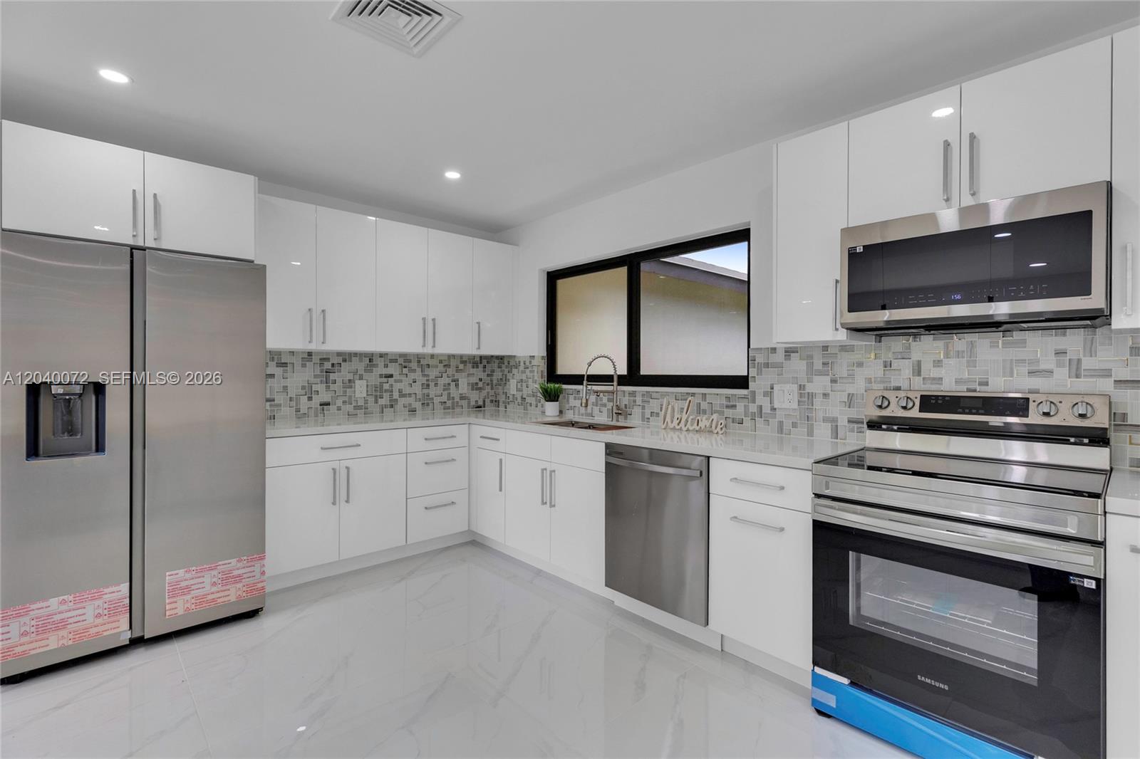 6940 6940 NW 6th St, Plantation, Florida, 33317, USA, 3 Bedrooms Bedrooms, ,2 BathroomsBathrooms,Residential,For Sale,6940 NW 6th St,A12040072