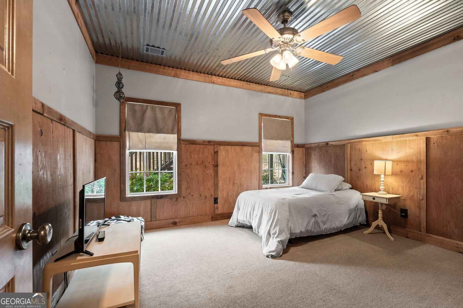 No HOA or restrictions! Full basement w/in-law suite! All Brick! Come – image 41