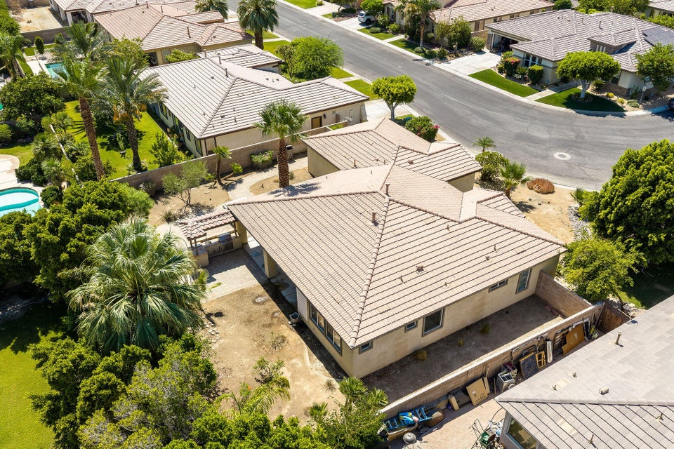 Exceptional opportunity to own a spacious 4 bedroom, 3 bath residence – image 53