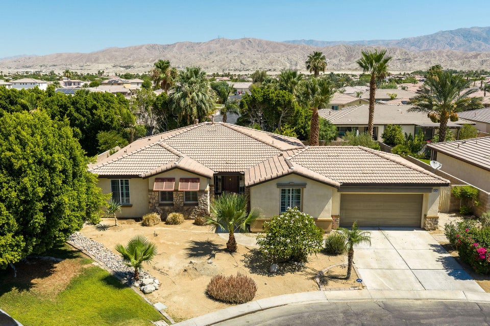 Exceptional opportunity to own a spacious 4 bedroom, 3 bath residence – image 54