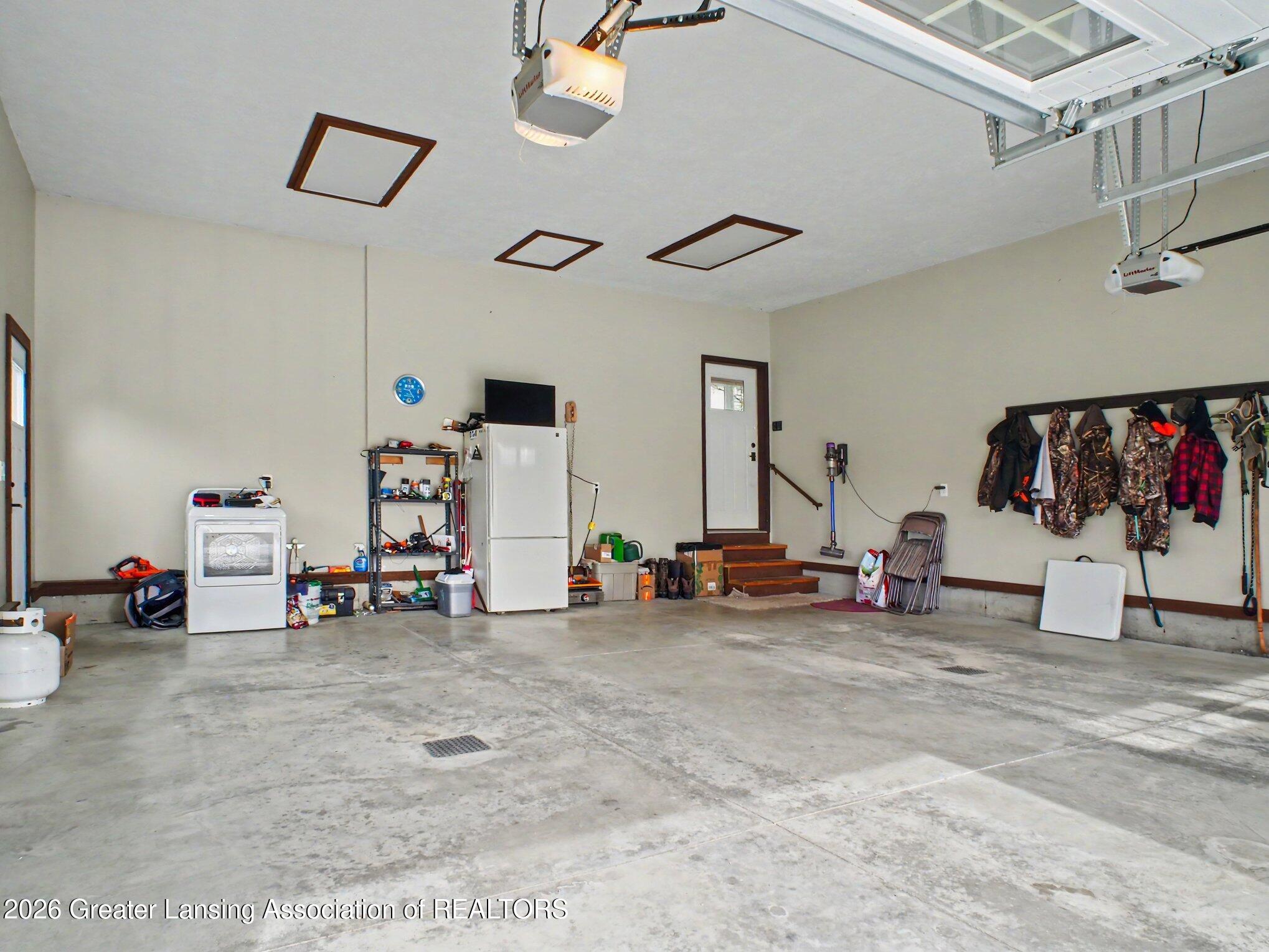 2005 2005 N Meridian Road, Ovid, Michigan, 48866, USA, 4 Bedrooms Bedrooms, ,4 BathroomsBathrooms,Residential,For Sale,2005 N Meridian Road,1c74efd1-0f13-4246-bfcb-2c0413