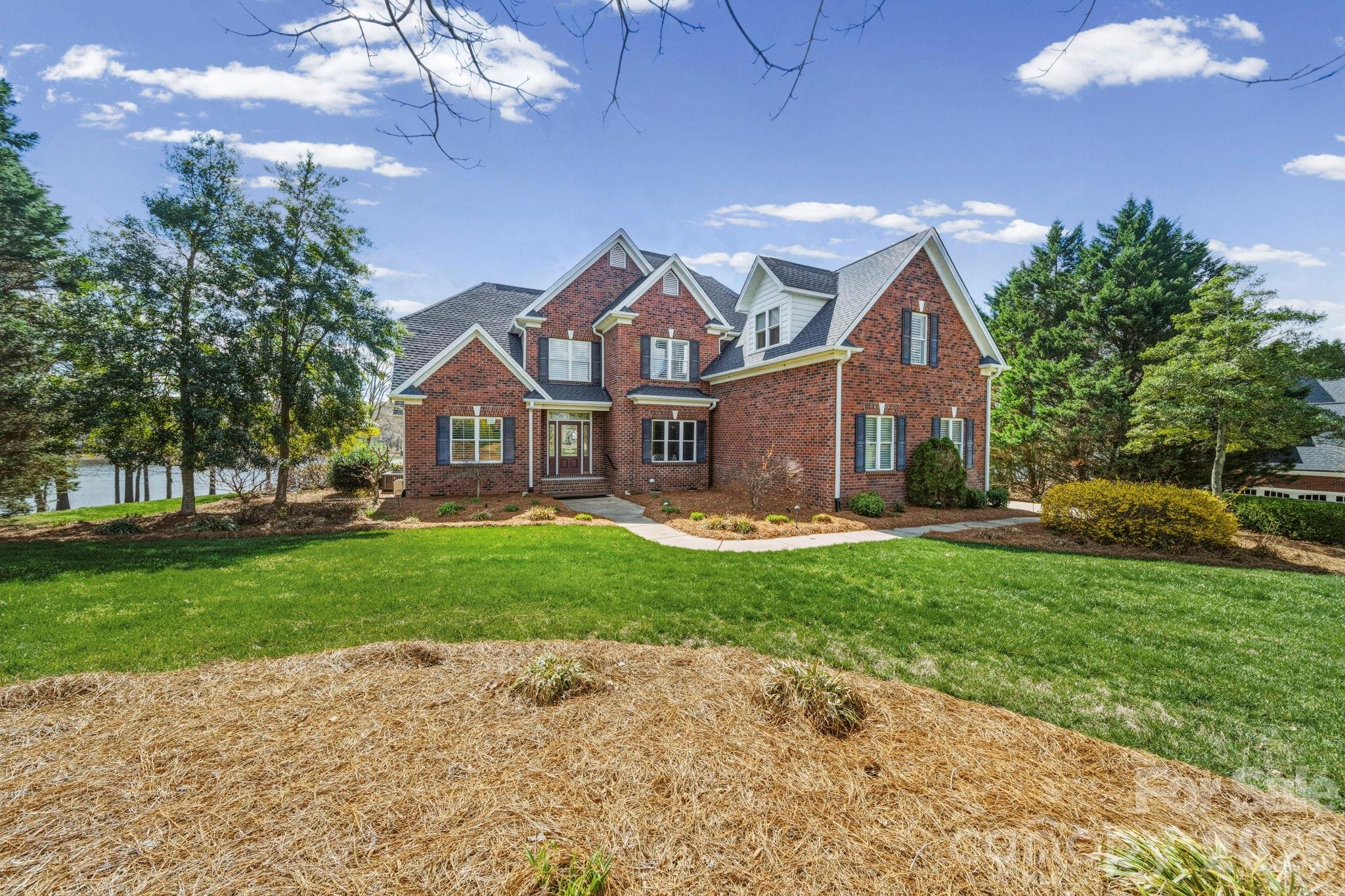 1132 1132 Village Lake Drive, Monroe, North Carolina, 28110, USA, 4 Bedrooms Bedrooms, ,4 BathroomsBathrooms,Residential,For Sale,1132 Village Lake Drive,4363478