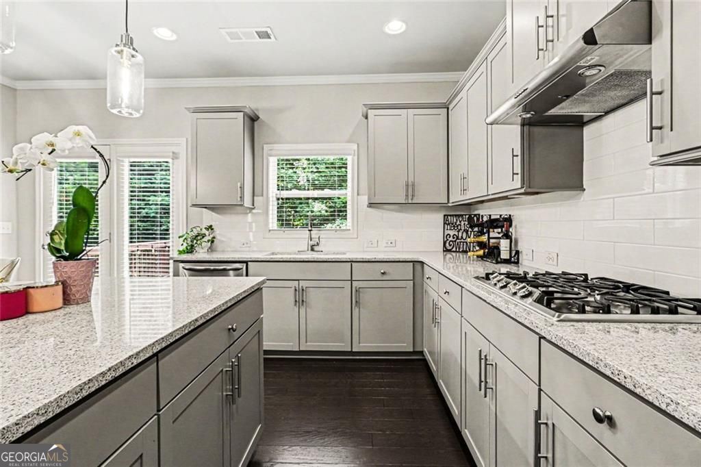 Why wait months for new construction when you can move right into a be – image 12
