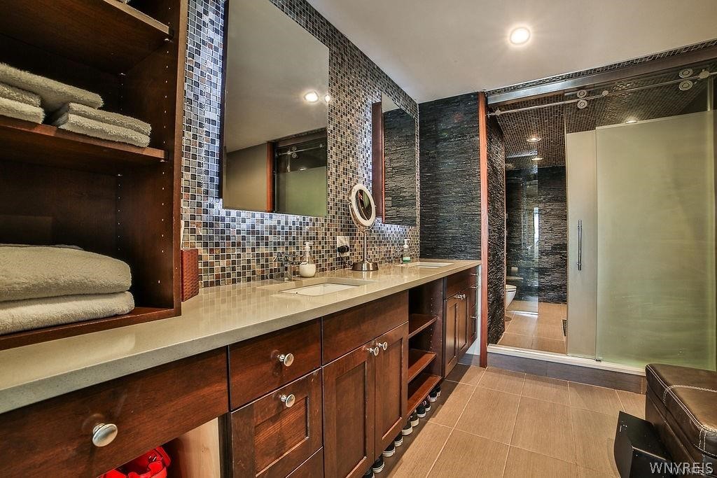 Location, location, location! Fantastic waterfront Rivermist townhome – image 28