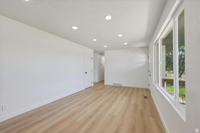 This home is move-in ready! Extra kitchen for extra income. New roof! – image 7