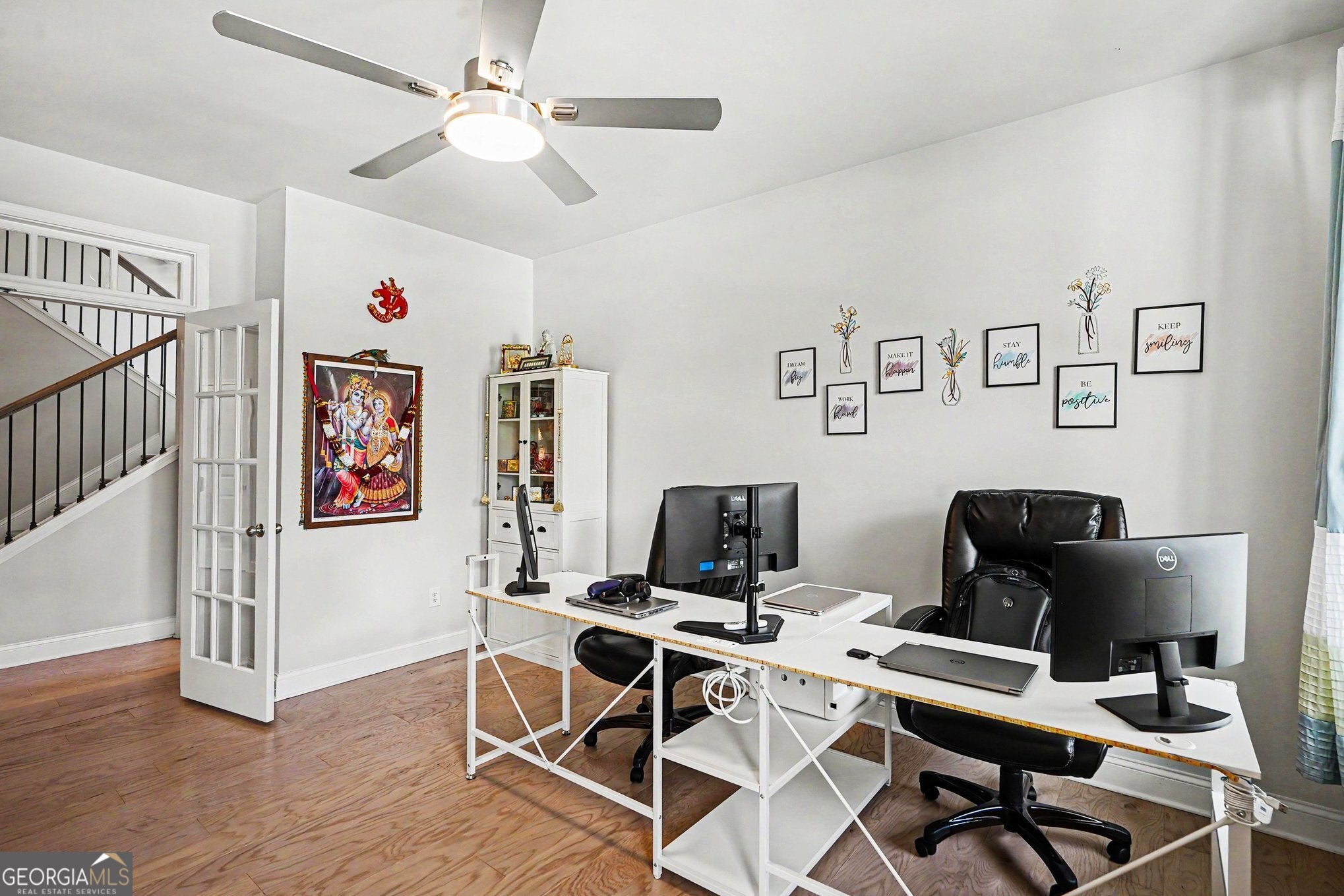 5 BEDROOM/3.5 BATH and over 3100 SF! This lovely like new double cul d – image 8
