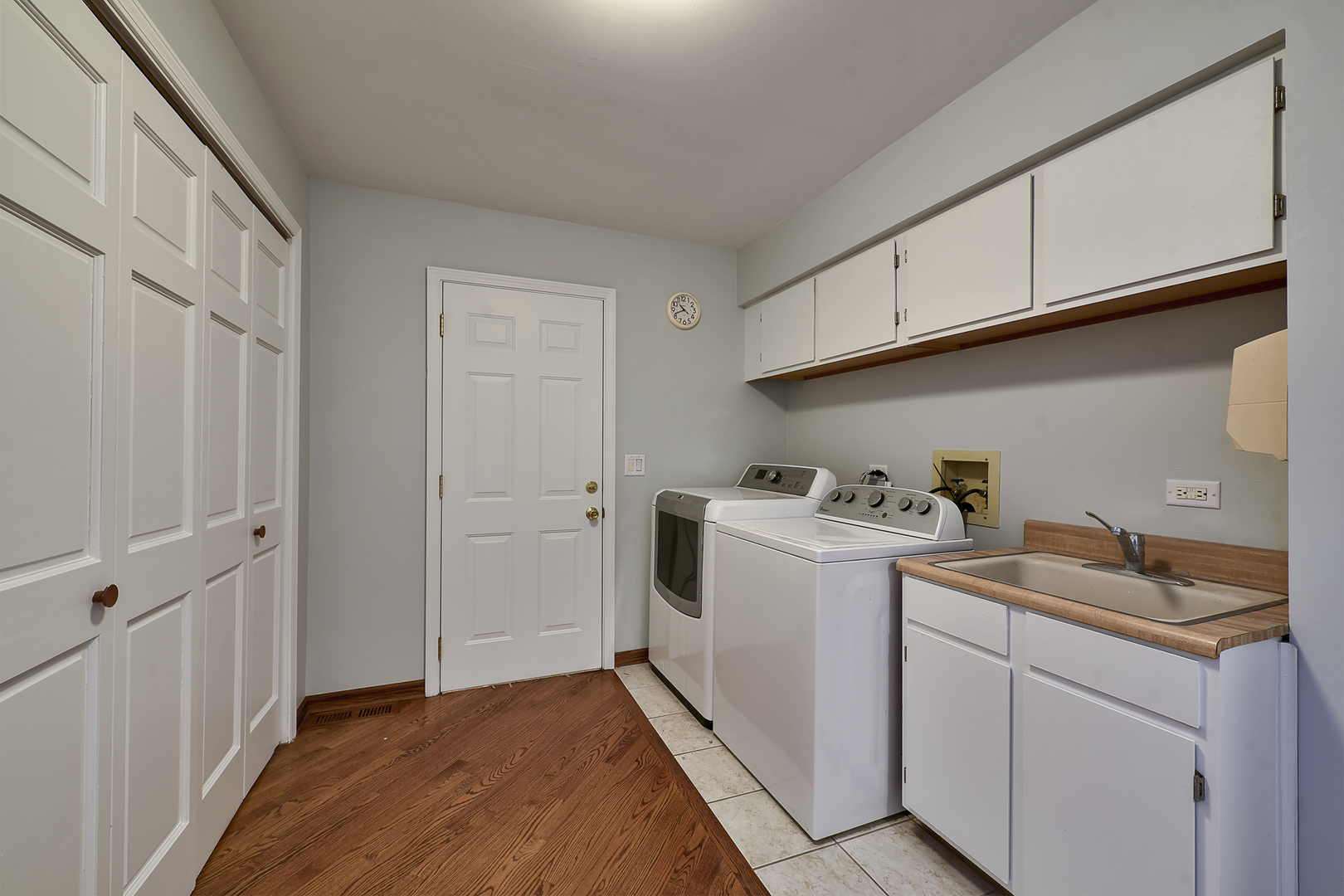 190 190 Betty Drive, Inverness, Illinois, 60010, USA, 5 Bedrooms Bedrooms, ,4 BathroomsBathrooms,Residential,For Sale,190 Betty Drive,12674631