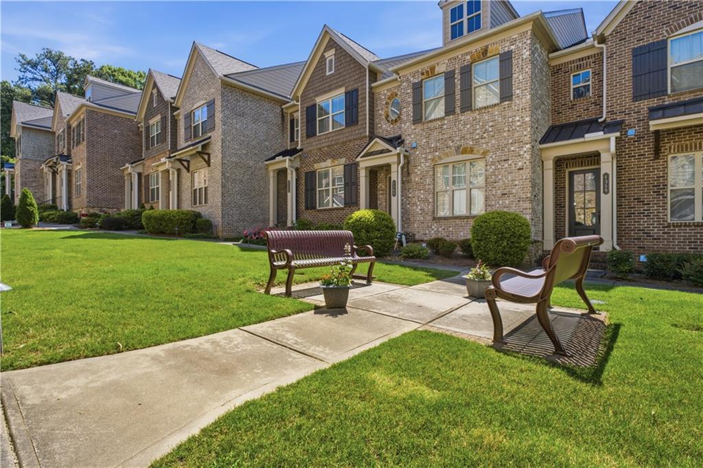 Tucked away in the quiet and welcoming 24-unit community of Brandly Ha – image 31