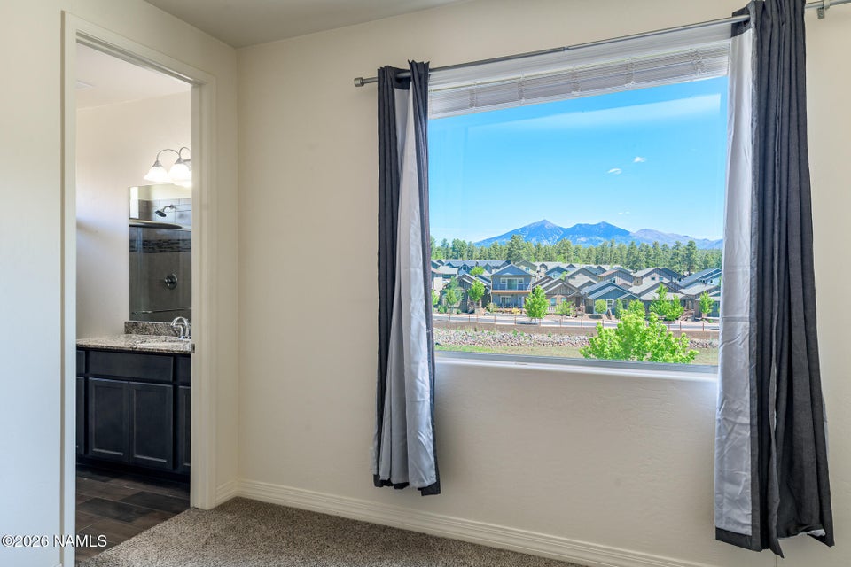 Mountain views, dual primary suites, and Flagstaff living at its fines – image 32