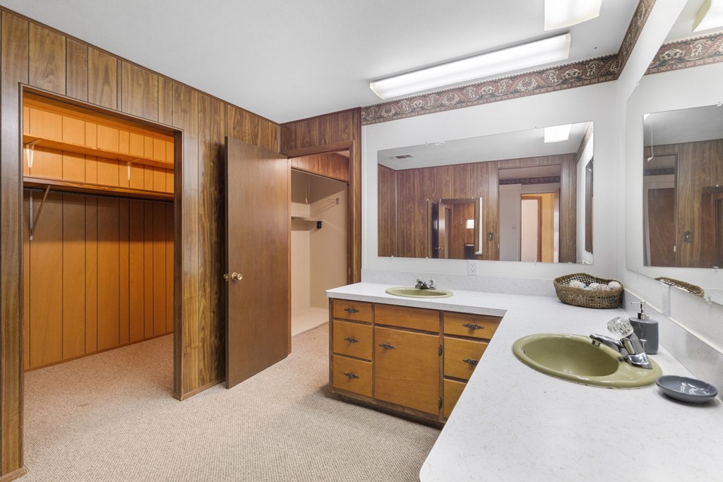 1801 1801 N Llano St, Fredericksburg, Texas, 78624, USA, 3 Bedrooms Bedrooms, ,2 BathroomsBathrooms,Residential,For Sale,1801 N Llano St,104229