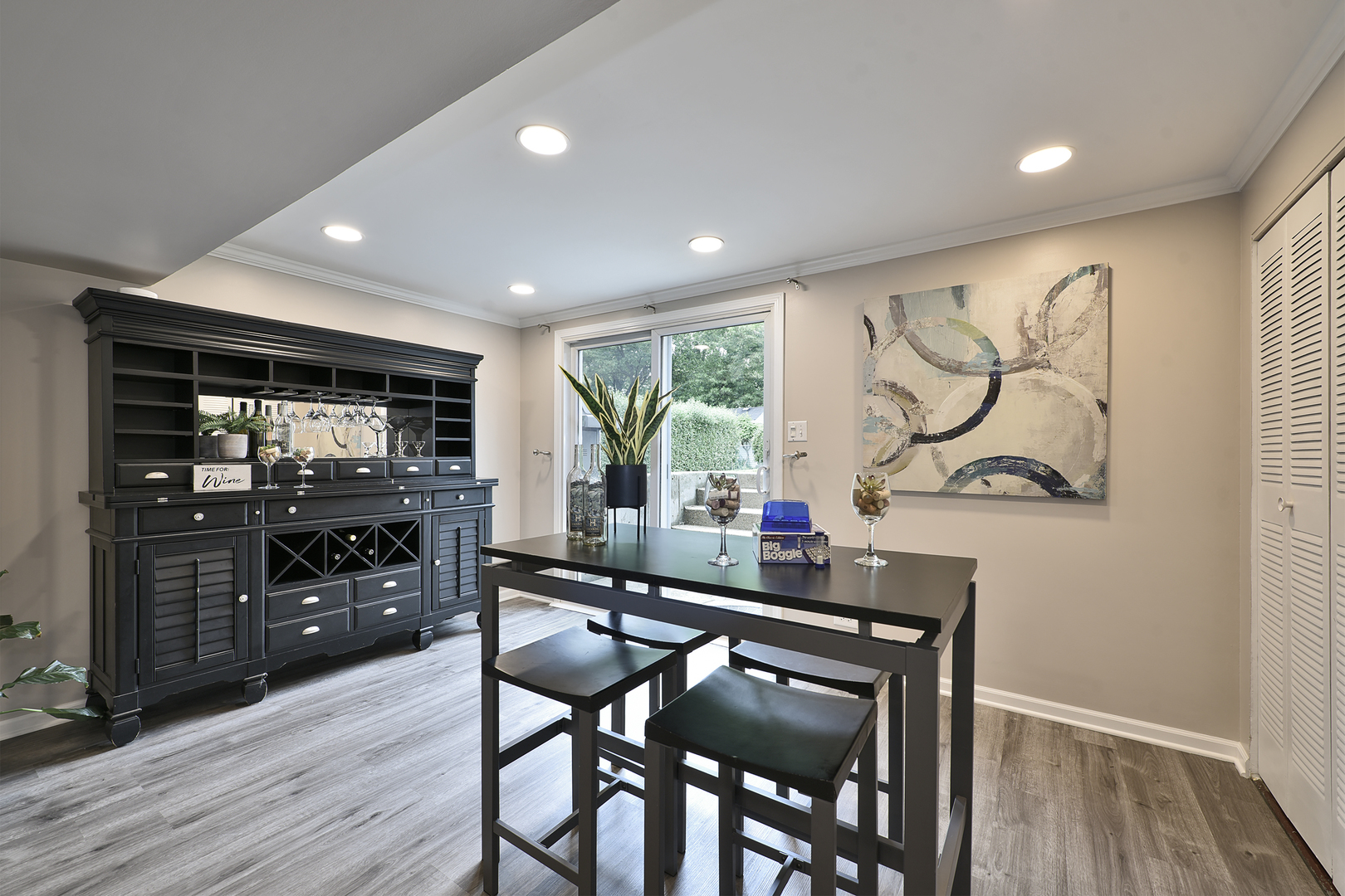 Beautifully updated and highlighted by an exceptional 25x24 detached h – image 19