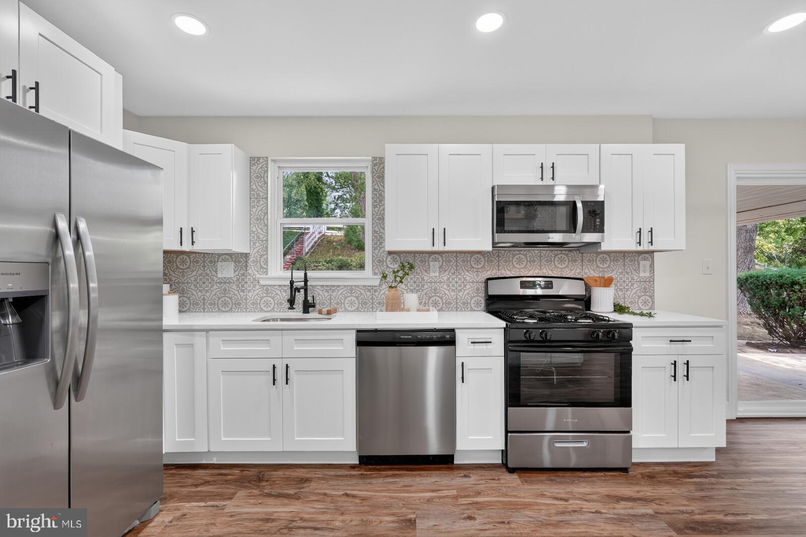 Beautifully Renovated Single-Family Home in Sought-After Kettering – 5 – image 14