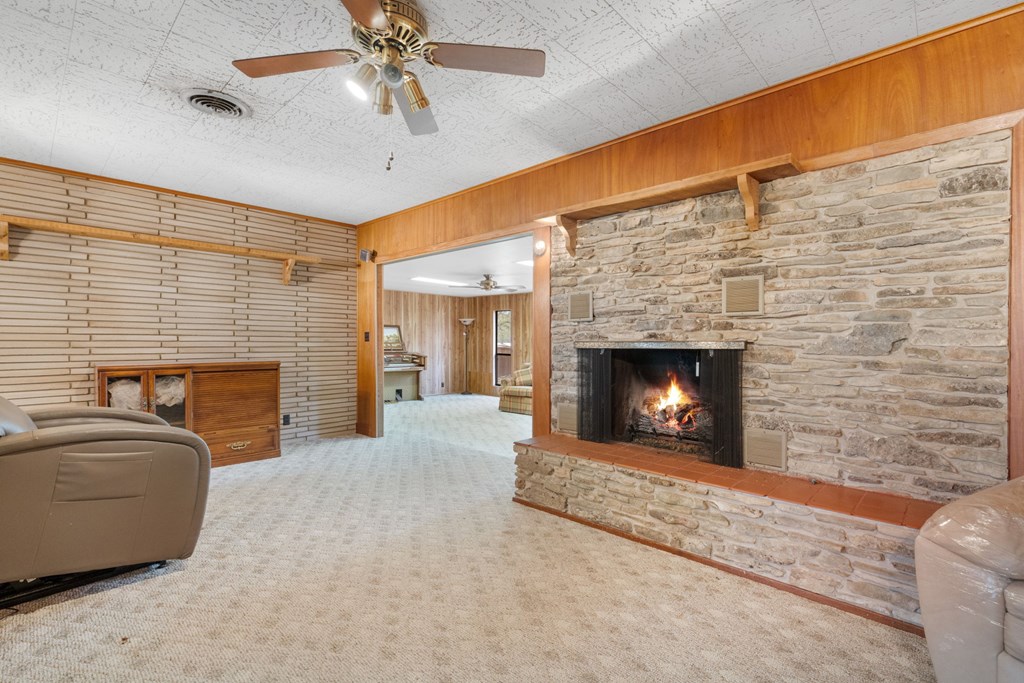 1801 1801 N Llano St, Fredericksburg, Texas, 78624, USA, 3 Bedrooms Bedrooms, ,2 BathroomsBathrooms,Residential,For Sale,1801 N Llano St,104229