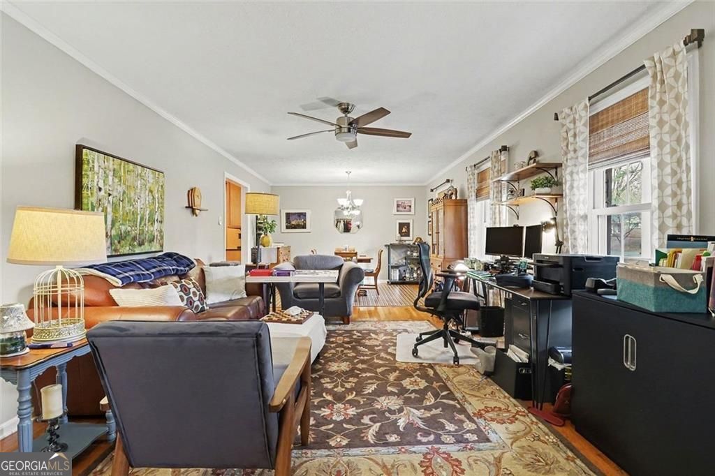 Beautifully updated and ideally located in the heart of Dunwoody, this – image 7