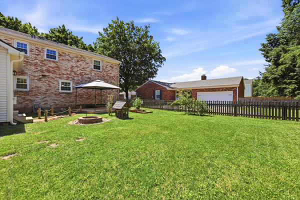 Welcome to this beautiful home that’s gleaming with pride and perfecti – image 67