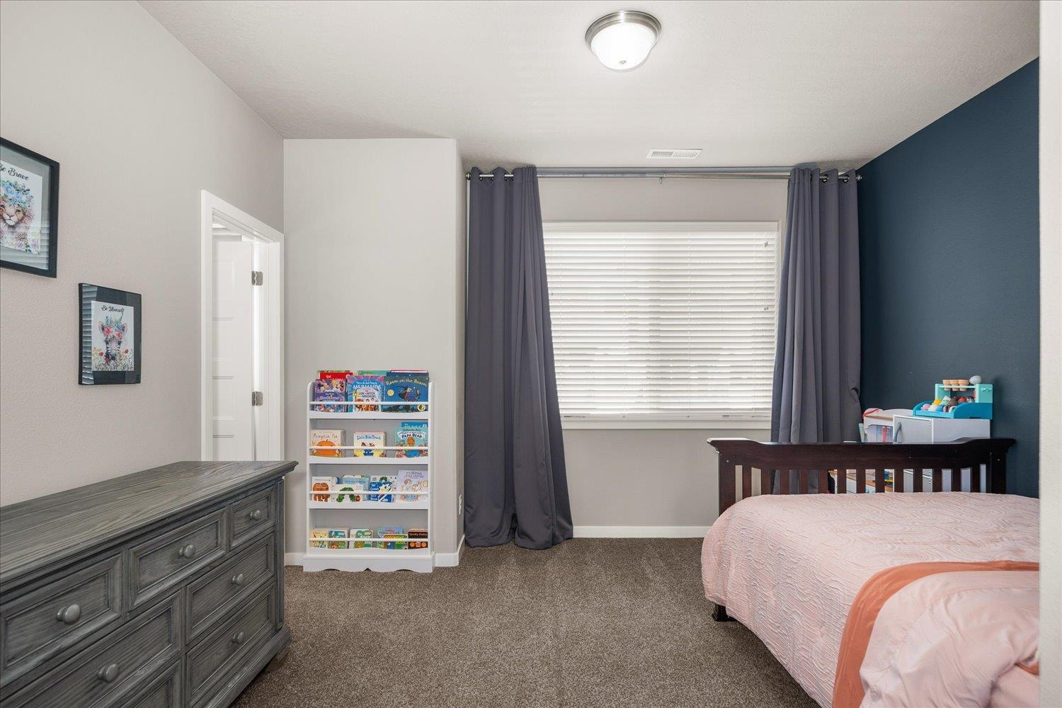2368 2368 W Centennial Pl, Spokane, Washington, 99201, USA, 2 Bedrooms Bedrooms, ,3 BathroomsBathrooms,Residential,For Sale,2368 W Centennial Pl,202615375