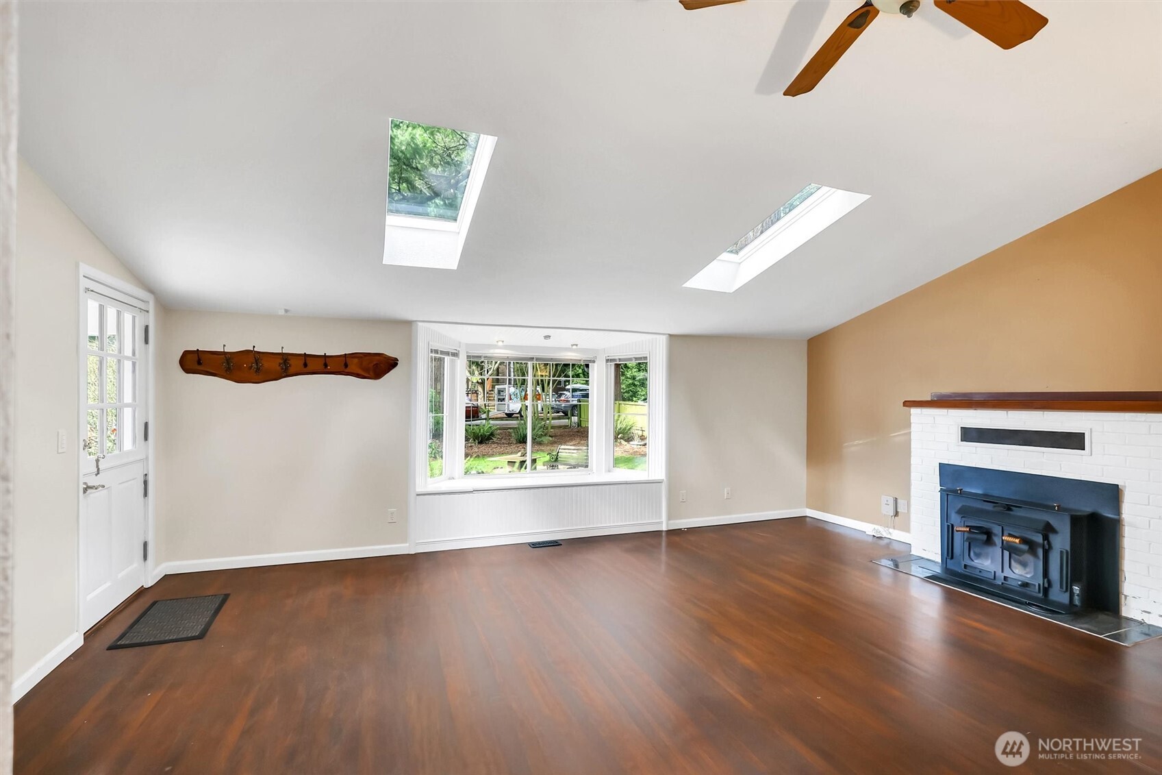 13722 13722 Interlake Avenue, Seattle, Washington, 98133, USA, 2 Bedrooms Bedrooms, ,2 BathroomsBathrooms,Residential,For Sale,13722 Interlake Avenue,2490690