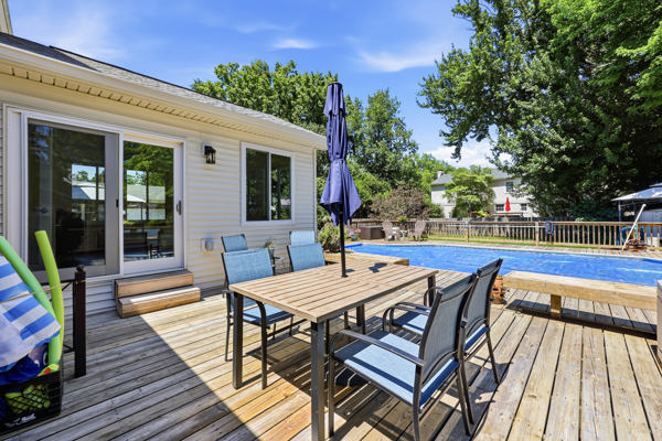 Welcome to this beautiful home that’s gleaming with pride and perfecti – image 55