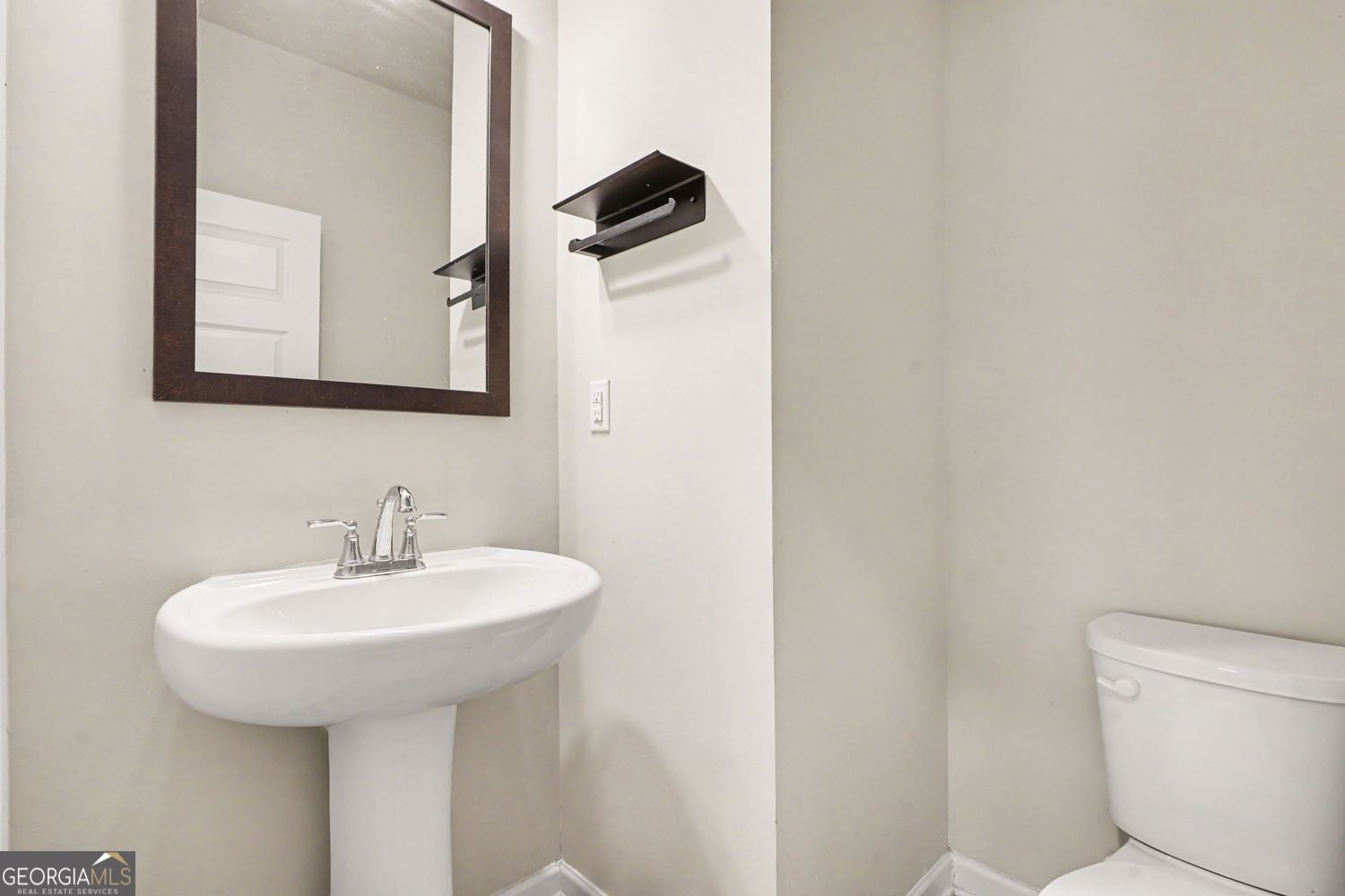 Why wait months for new construction when you can move into luxury tod – image 19
