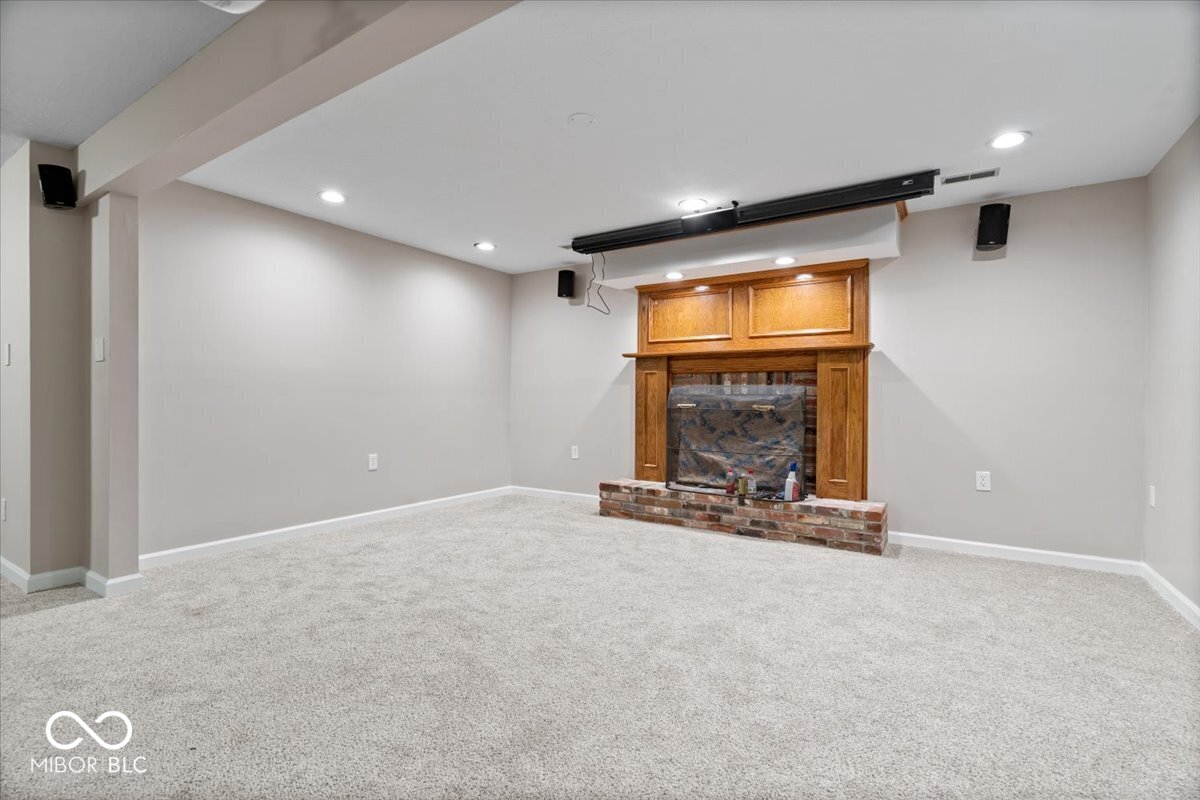 Updates galore in desirable Feather Cove III! Nestled on a half-acre w – image 31