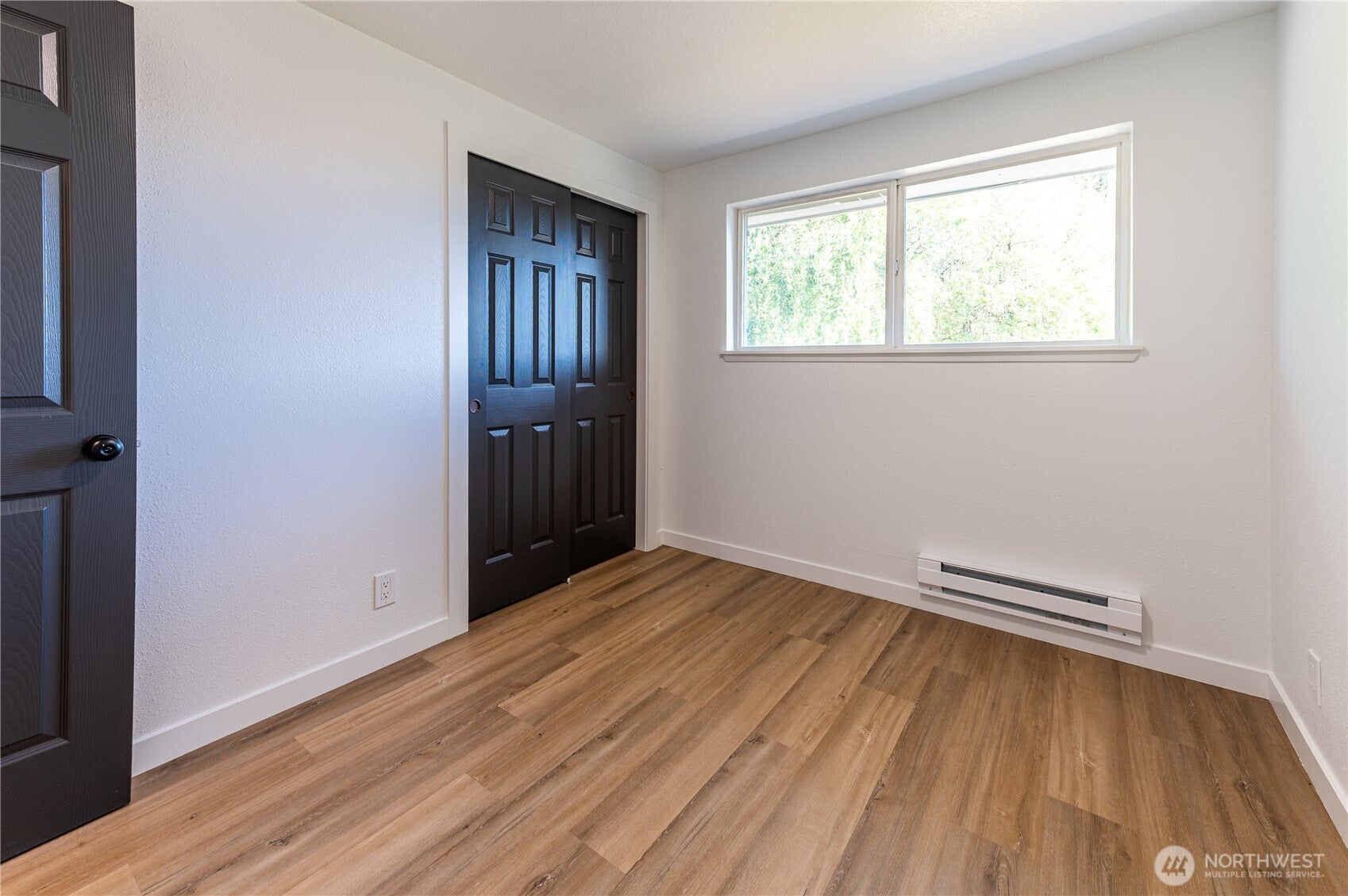 Price reduced!!! Fully remodeled in-town Snohomish with rare daylight – image 12