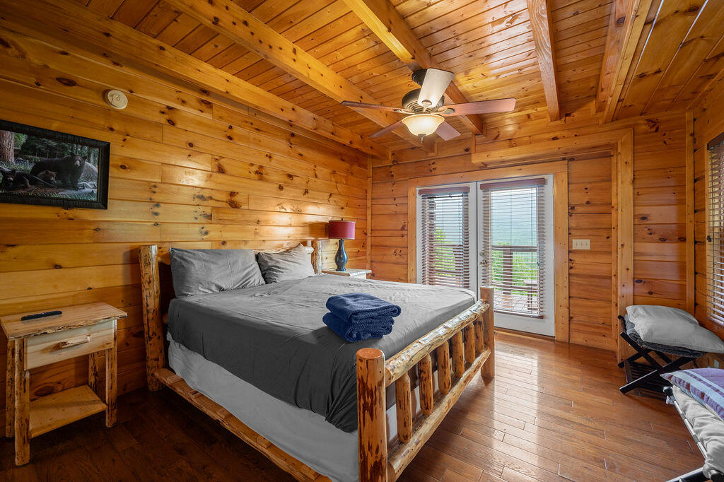 725 725 Big Bear Ridge Road, Gatlinburg, Tennessee, 37738, USA, 5 Bedrooms Bedrooms, ,6 BathroomsBathrooms,Residential,For Sale,725 Big Bear Ridge Road,308006