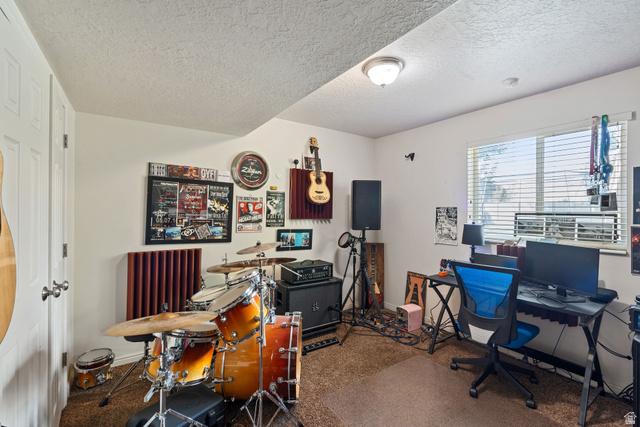 Welcome to 595 Banbury Circle, a well-maintained split-level home loca – image 16