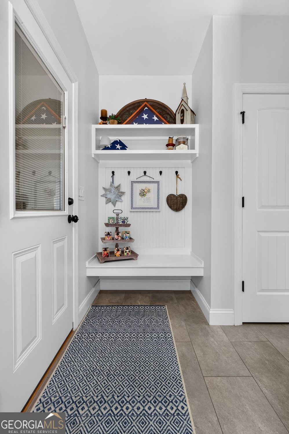 Incredible custom home with tons of bells and whistles in sought after – image 42