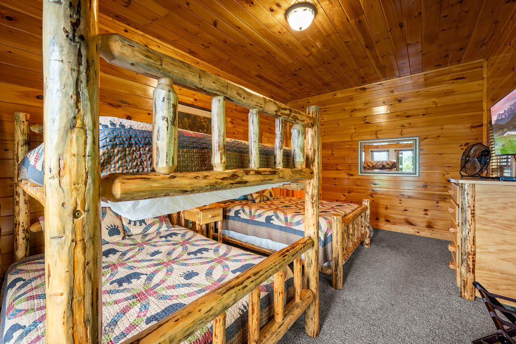 725 725 Big Bear Ridge Road, Gatlinburg, Tennessee, 37738, USA, 5 Bedrooms Bedrooms, ,6 BathroomsBathrooms,Residential,For Sale,725 Big Bear Ridge Road,308006