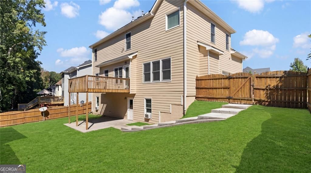 Just listed in the sought-after Arbors at Old Peachtree subdivision! T – image 36