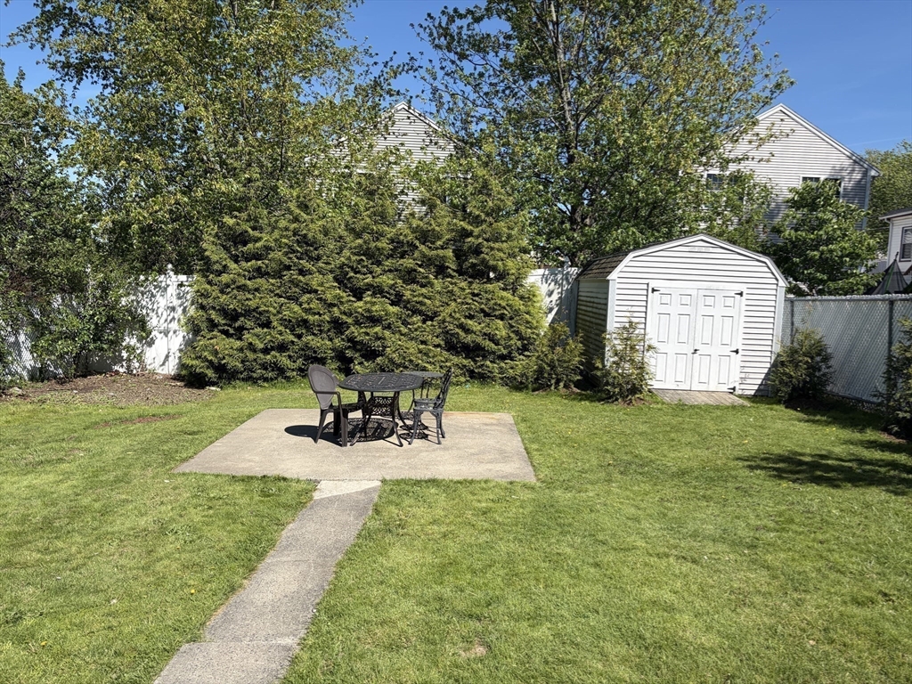 Single family, Move in condition !! 3 bedroom, 1 Bath on a Dead end st – image 15