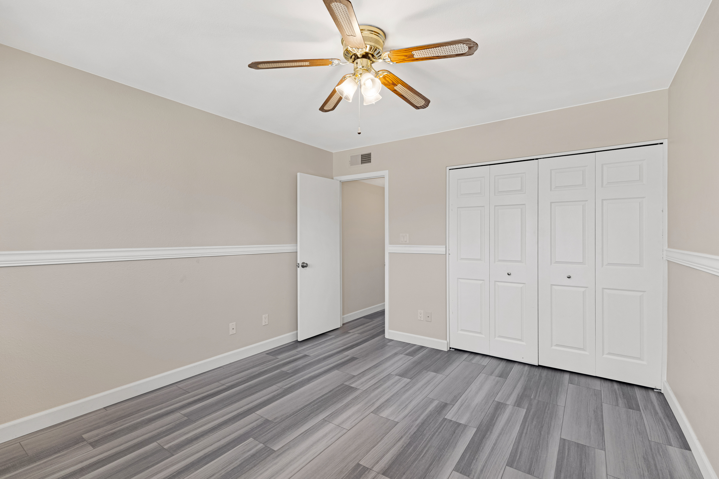 Your oasis in the heart of Tempe. This home is a split-bedroom floorpl – image 48