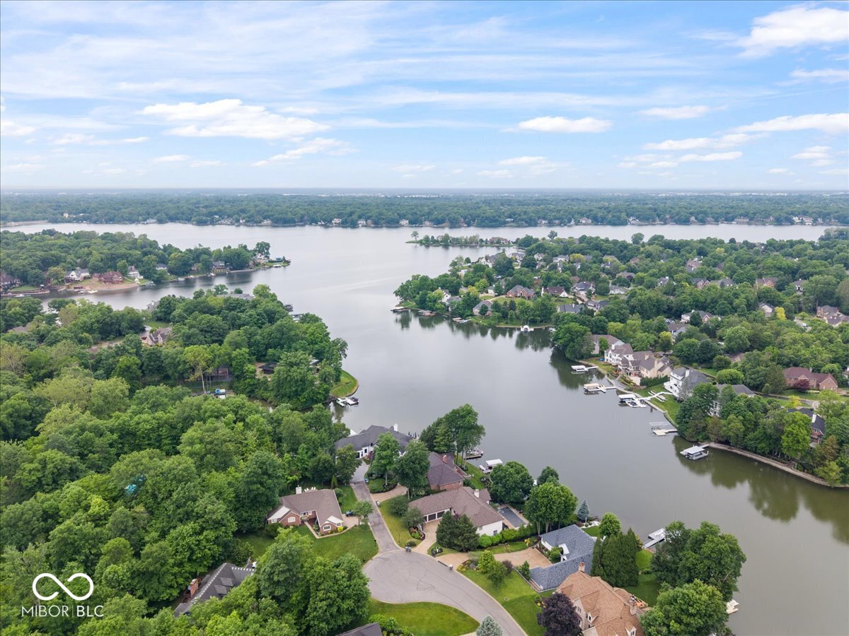 Updates galore in desirable Feather Cove III! Nestled on a half-acre w – image 42