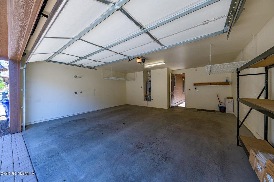 Mountain views, dual primary suites, and Flagstaff living at its fines – image 44